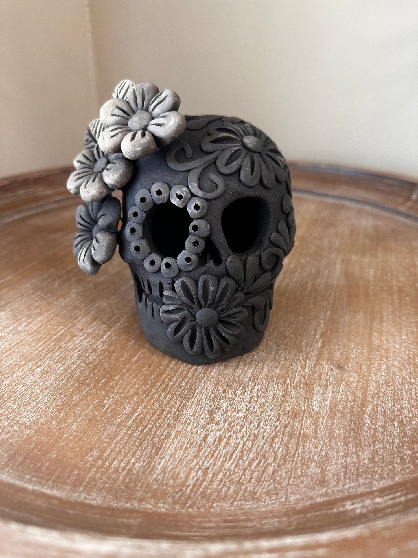 Clay Skull, Dia de Muertos, Barro Bordado, Medium