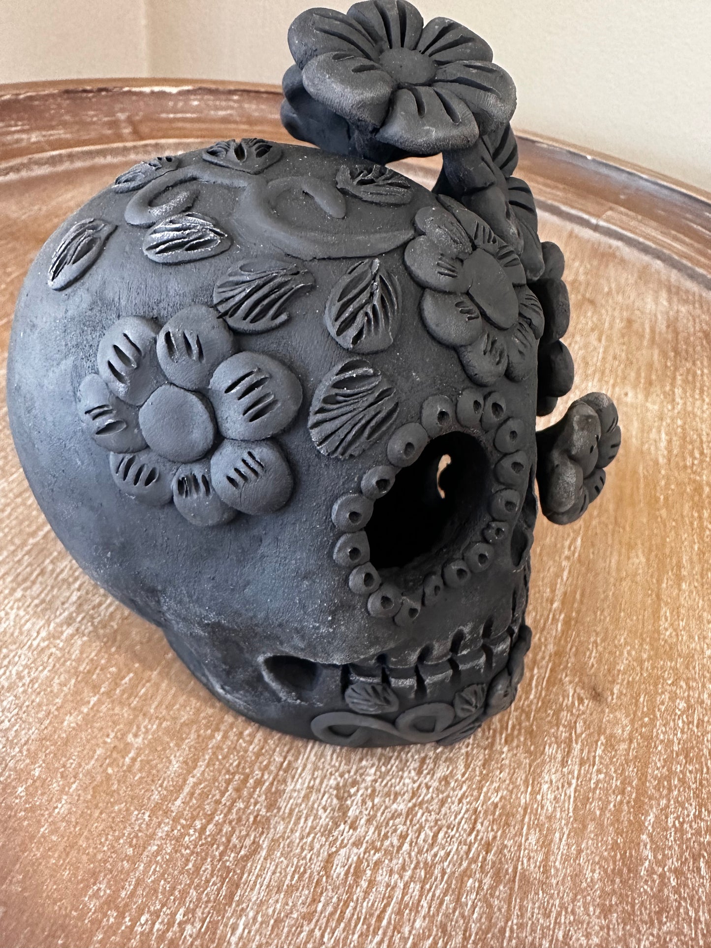 Clay Skull, Dia de Muertos, Barro Bordado, Medium