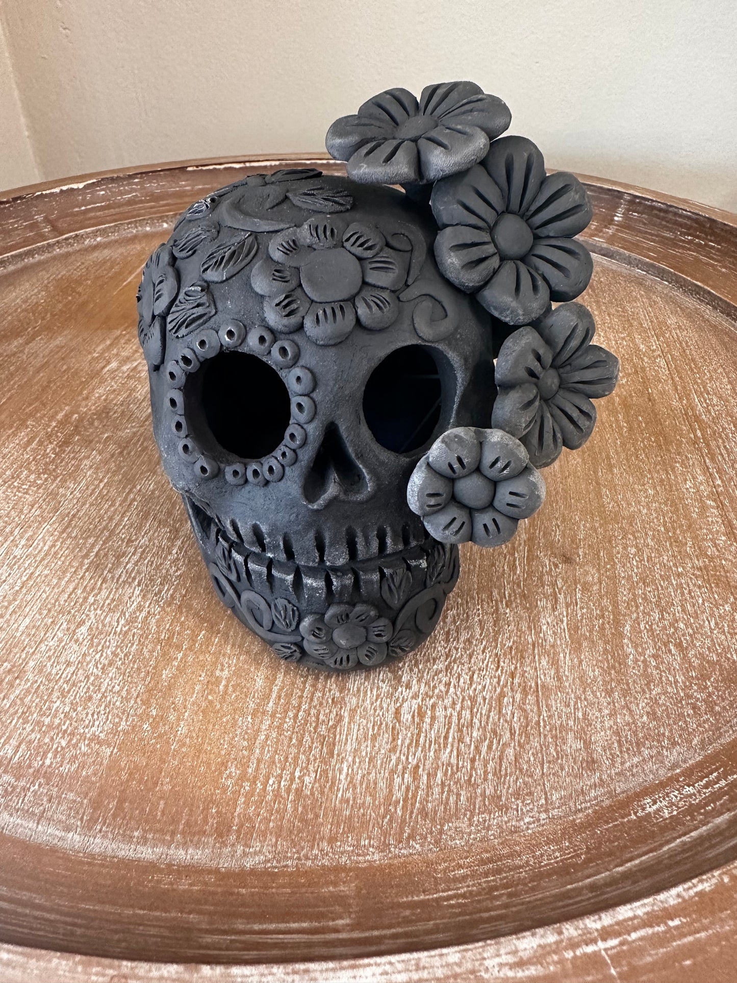 Clay Skull, Dia de Muertos, Barro Bordado, Medium