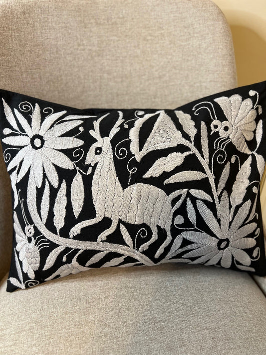 Otomi Lumbar Pillowcase - Gray/Black