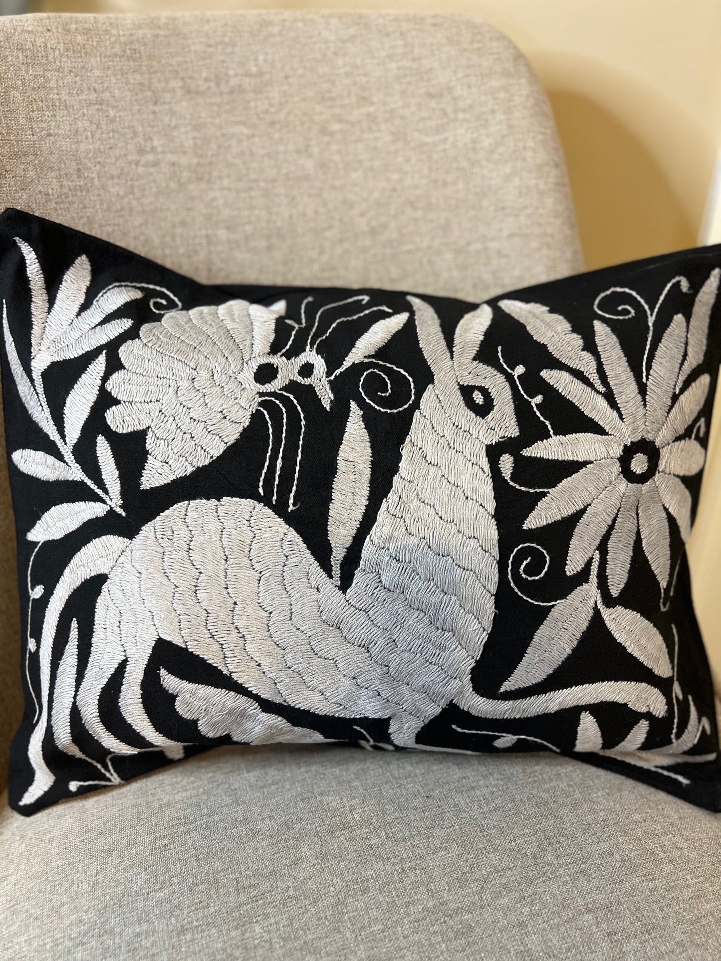 Otomi Lumbar Pillowcase - Gray/Black