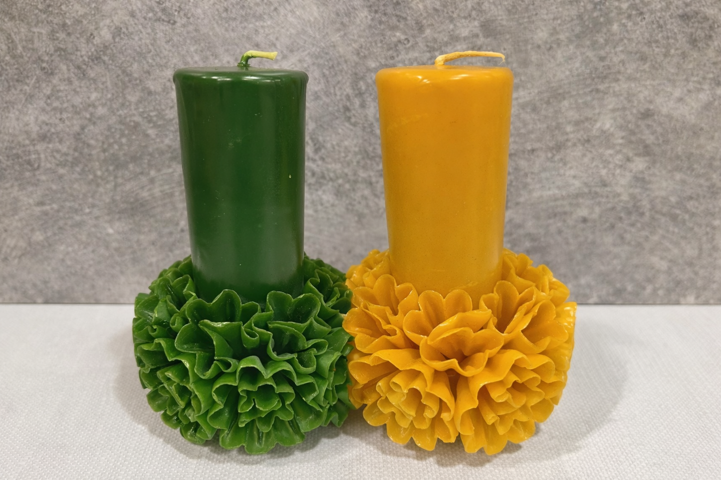 Cirio 100%  Beeswax Candle - Green