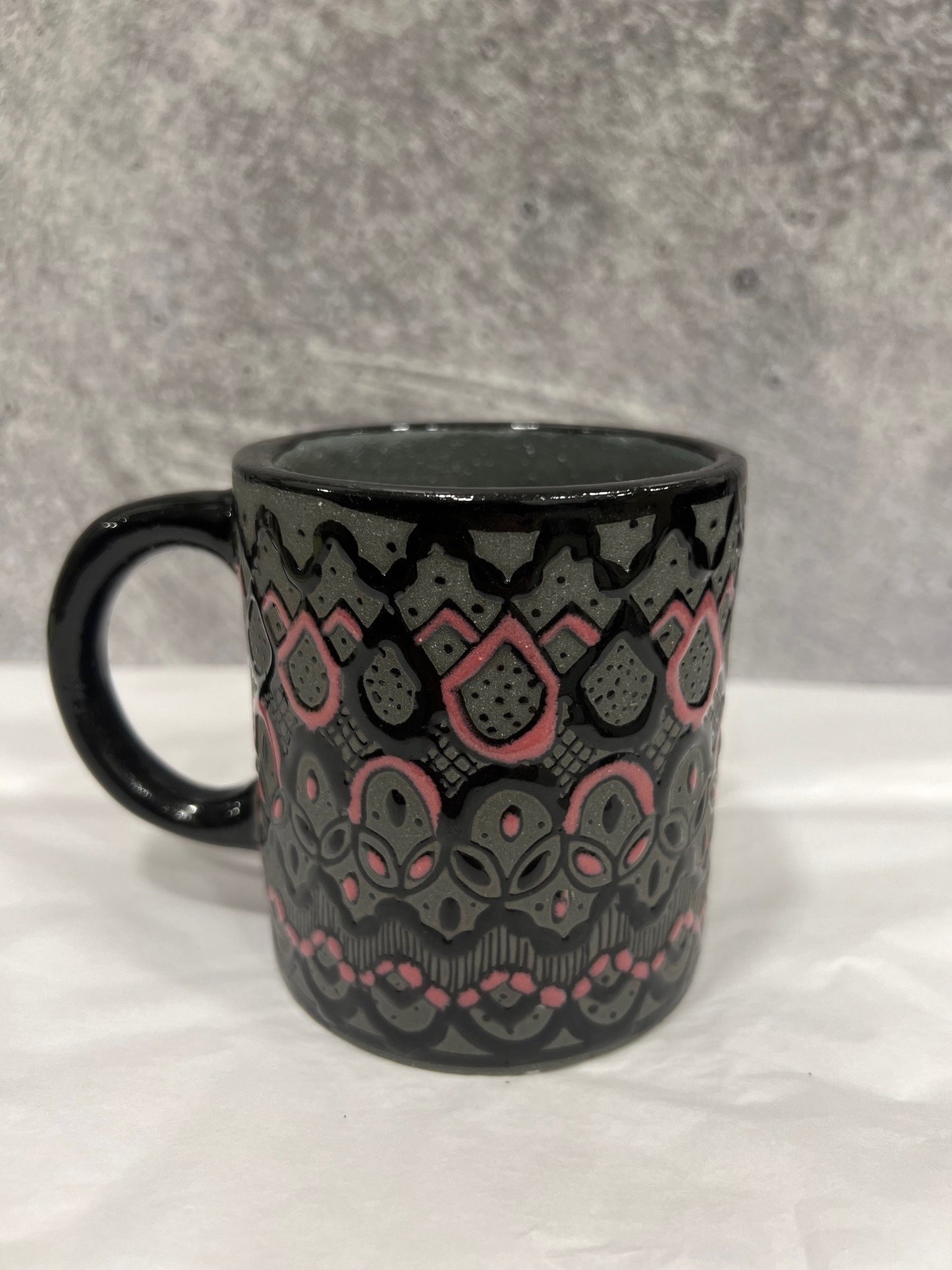 Tazas de Servin, Ceramic Black & Pink - Various Designs