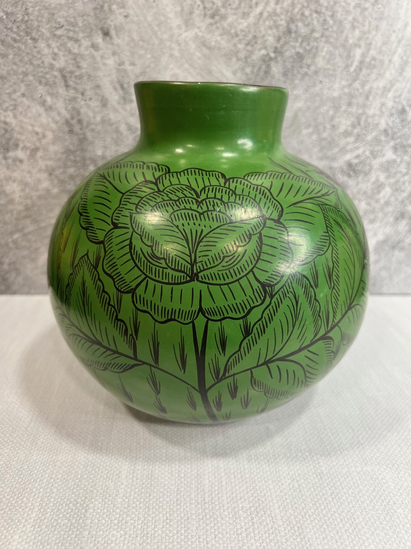 Huancito Large Round Flowers Vase - Green