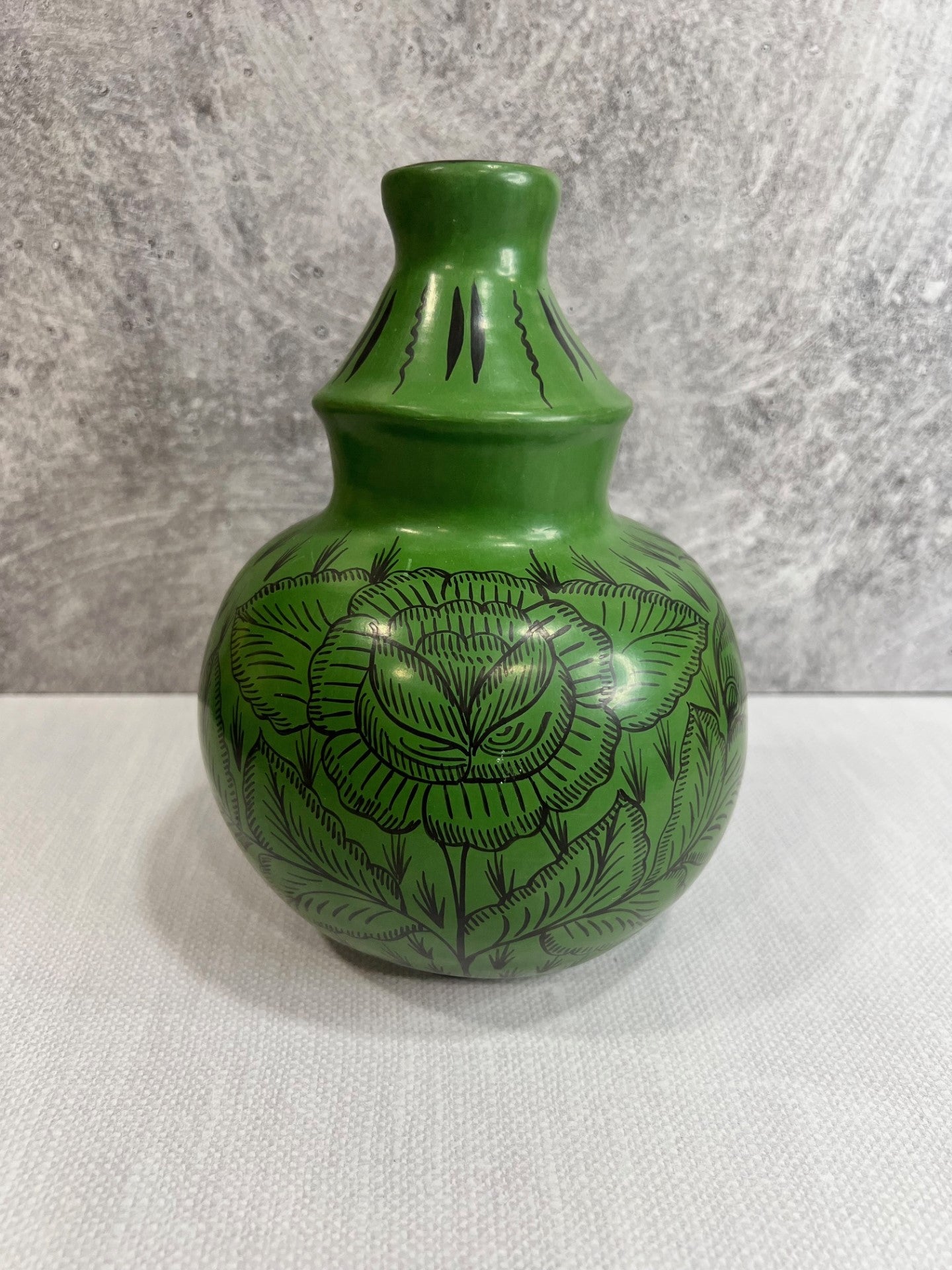 Huancito Long Spout Flowers Vase - Green