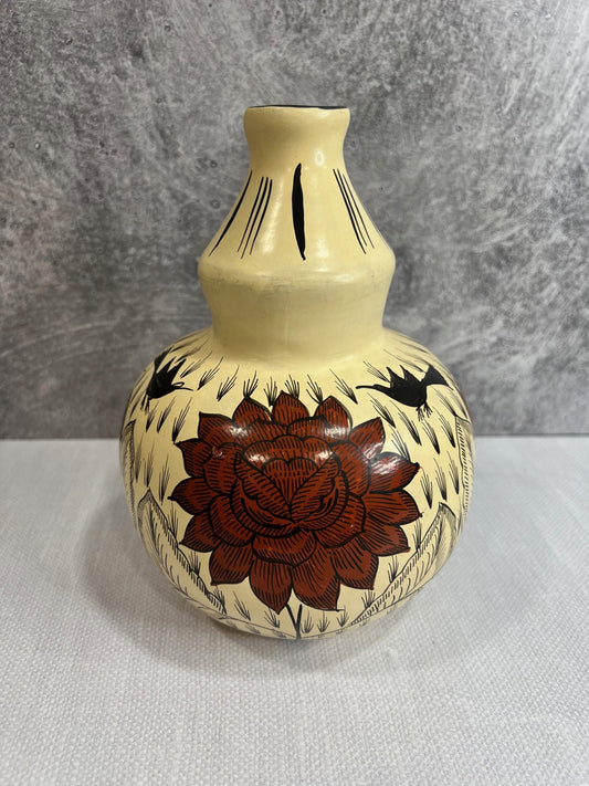 Huancito Long Spout Vase - Cream w/ Red Flowers