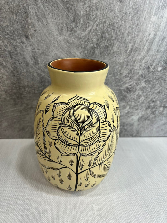 Huancito Medium Flowers Vase - Cream