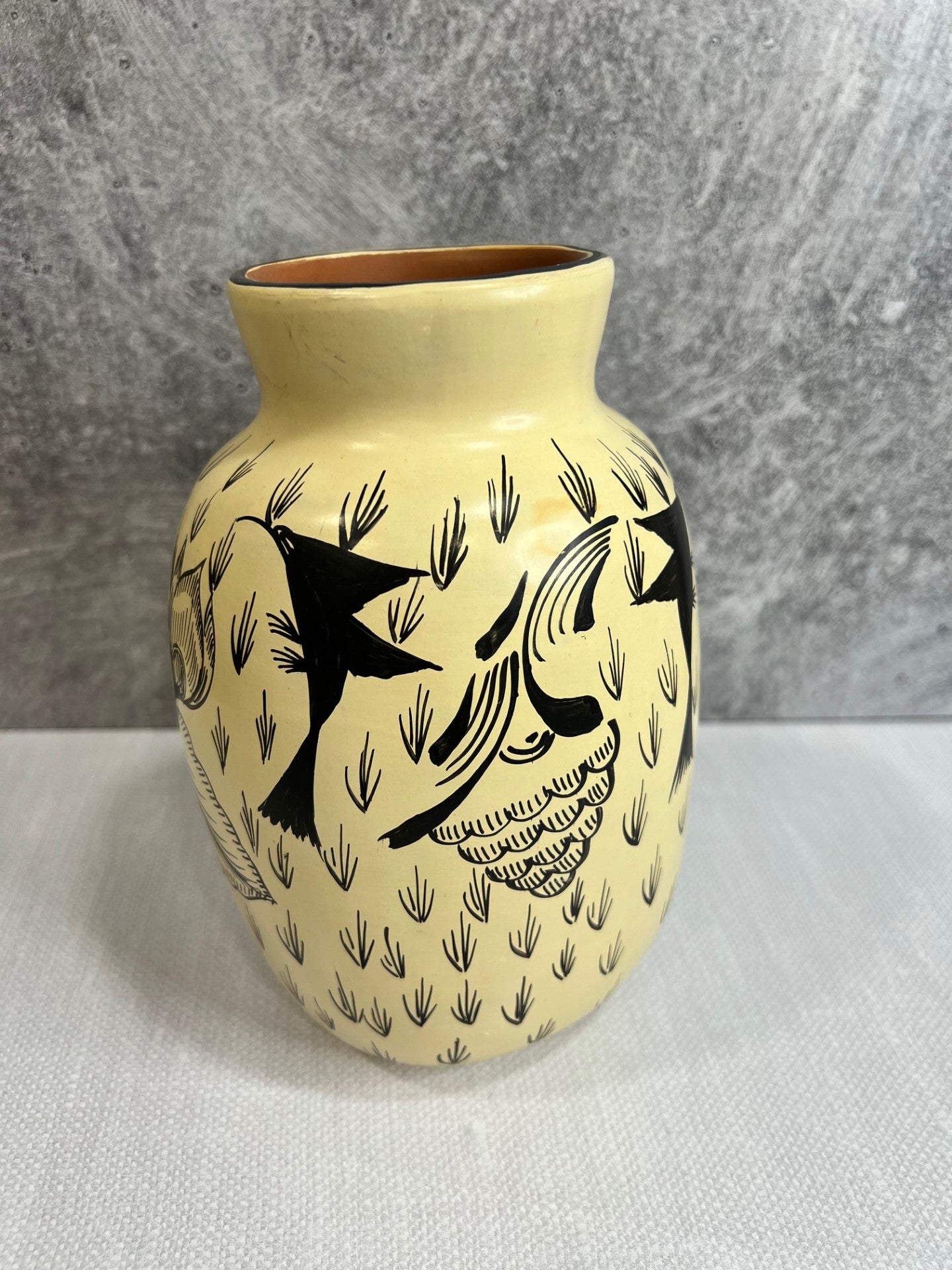 Huancito Medium Flowers Vase - Cream