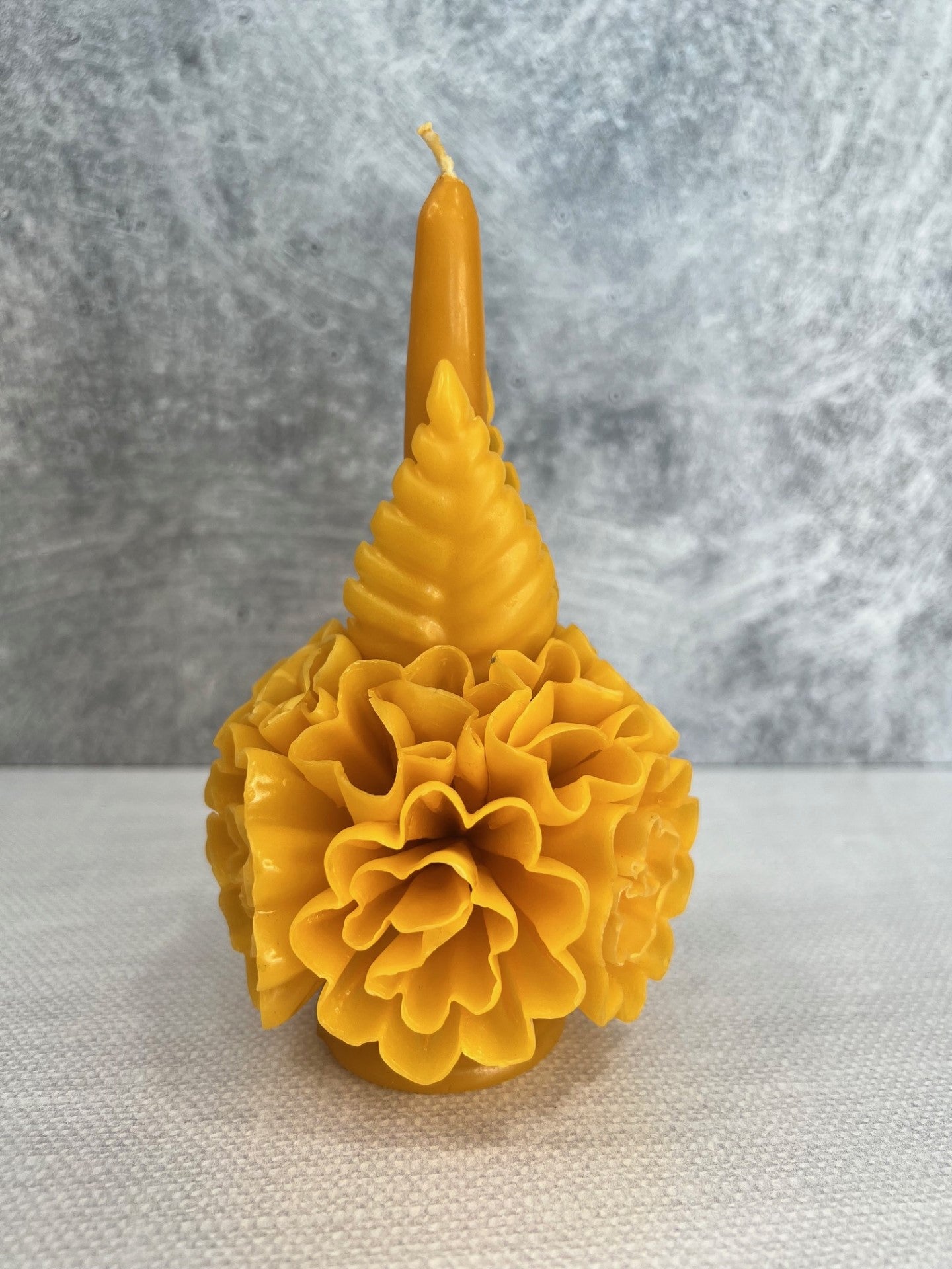 Clavel Medium 100% Beeswax Candle - Various Colors