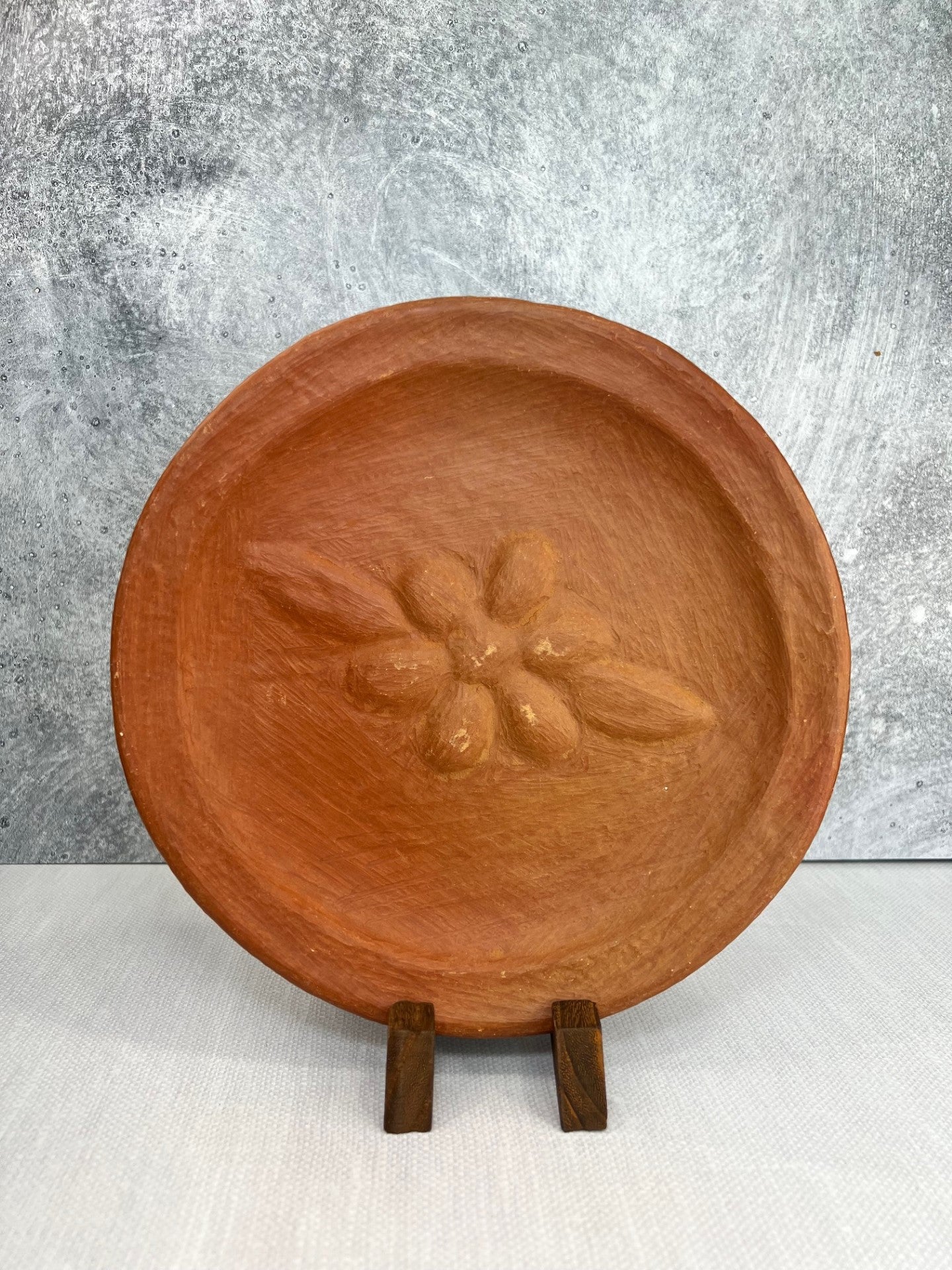 Barro Rojo Flower Plate 10"