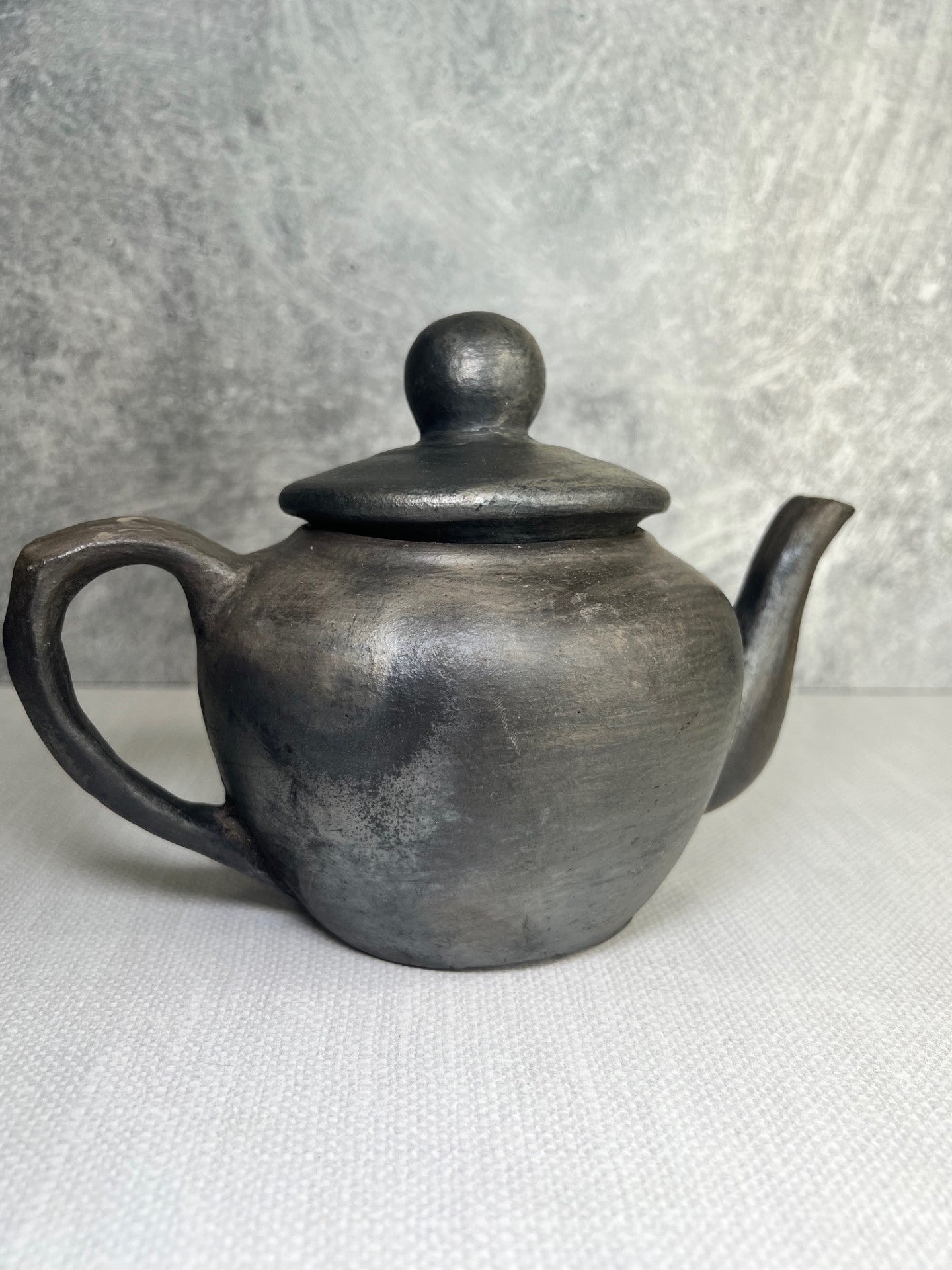 Tea Pot - Black Clay 24 oz