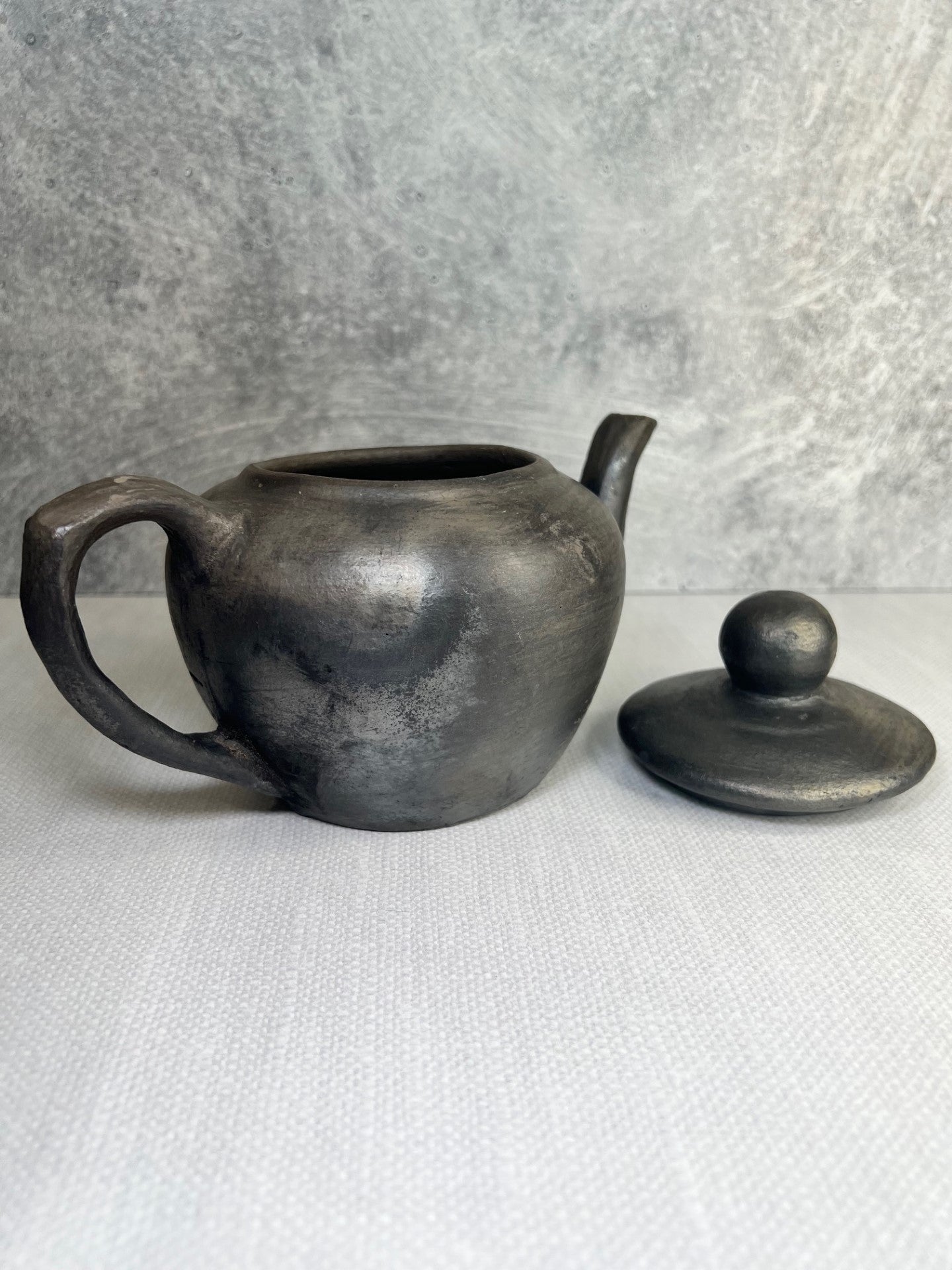 Tea Pot - Black Clay 24 oz