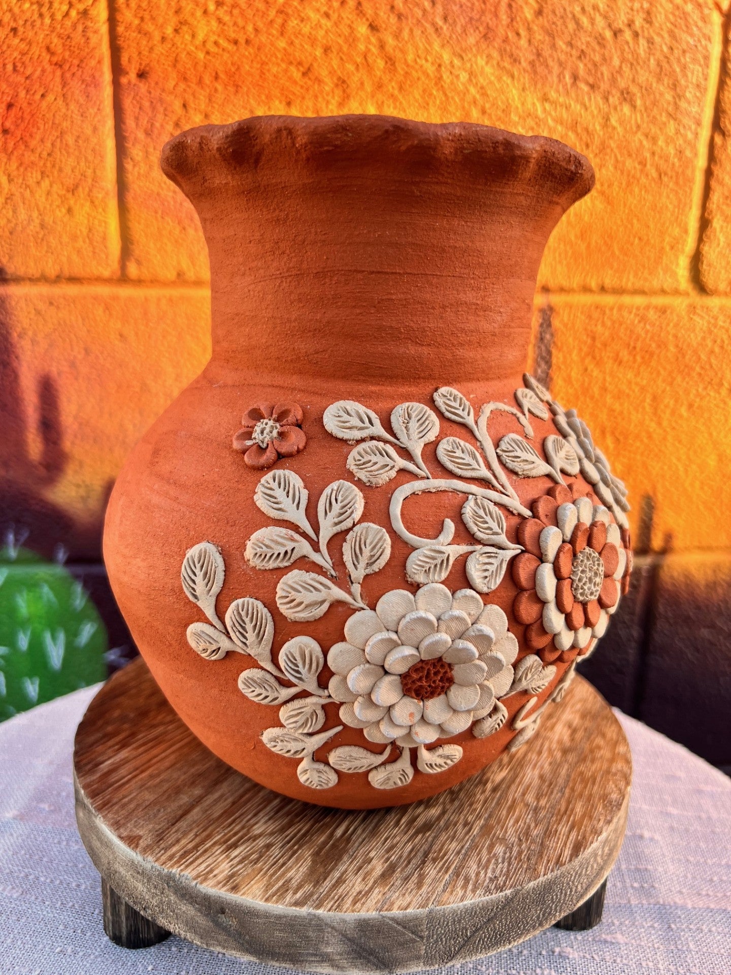 Barro Bordado Flower Vase