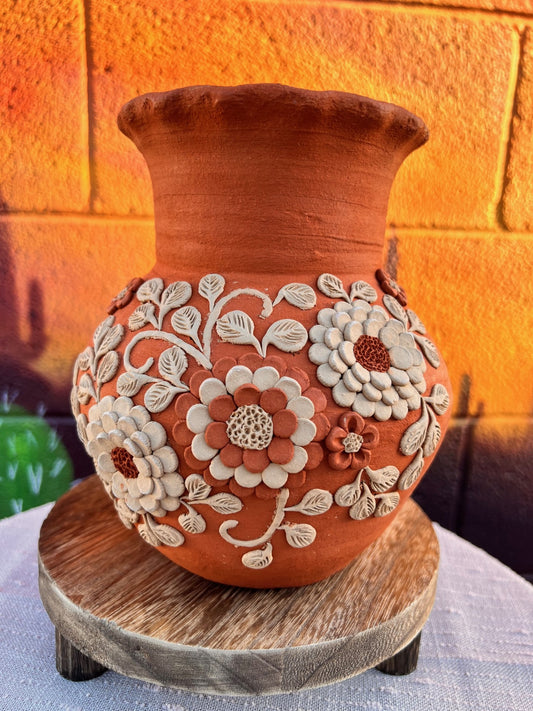 Barro Bordado Flower Vase