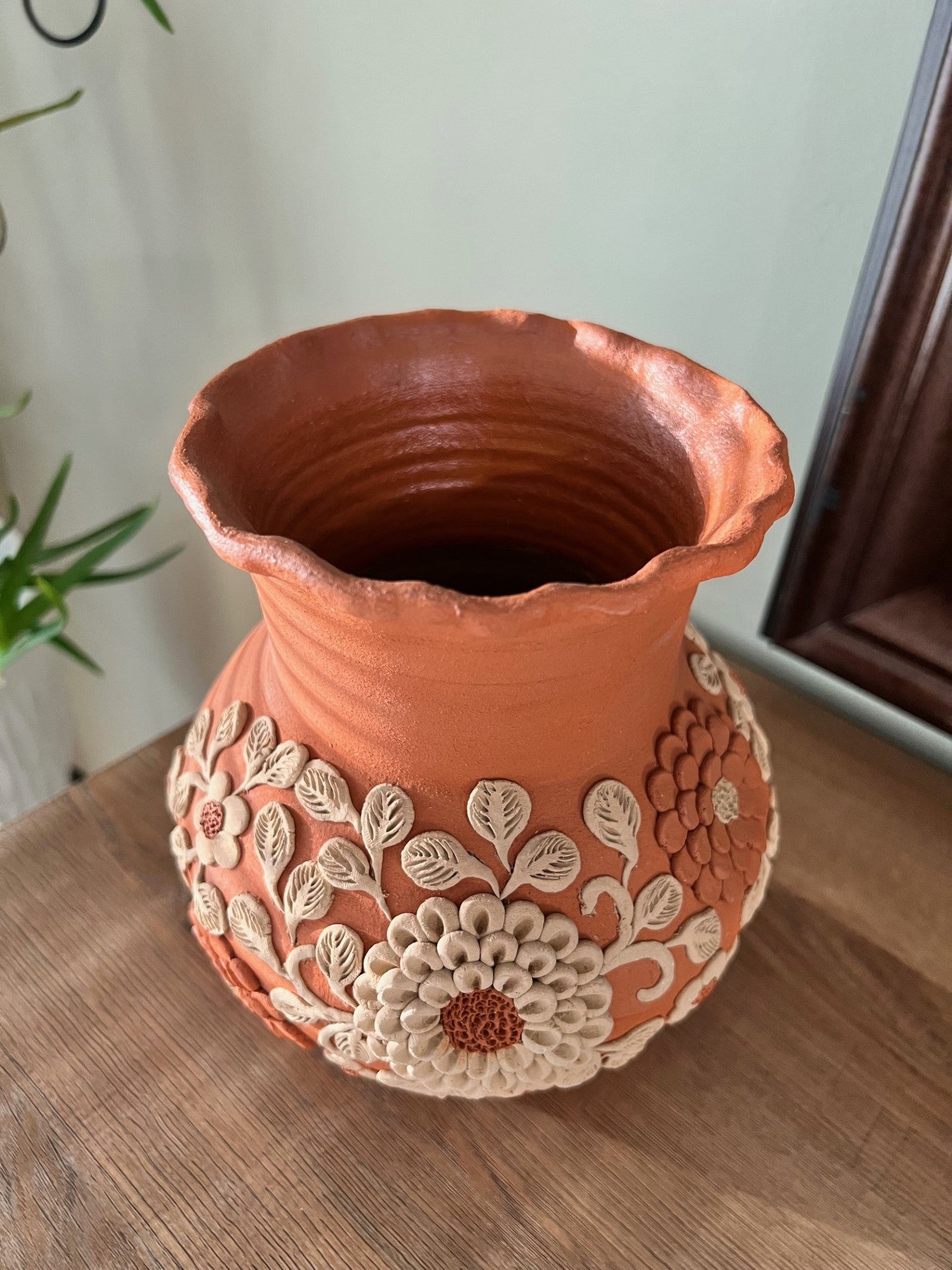 Barro Bordado Flower Vase