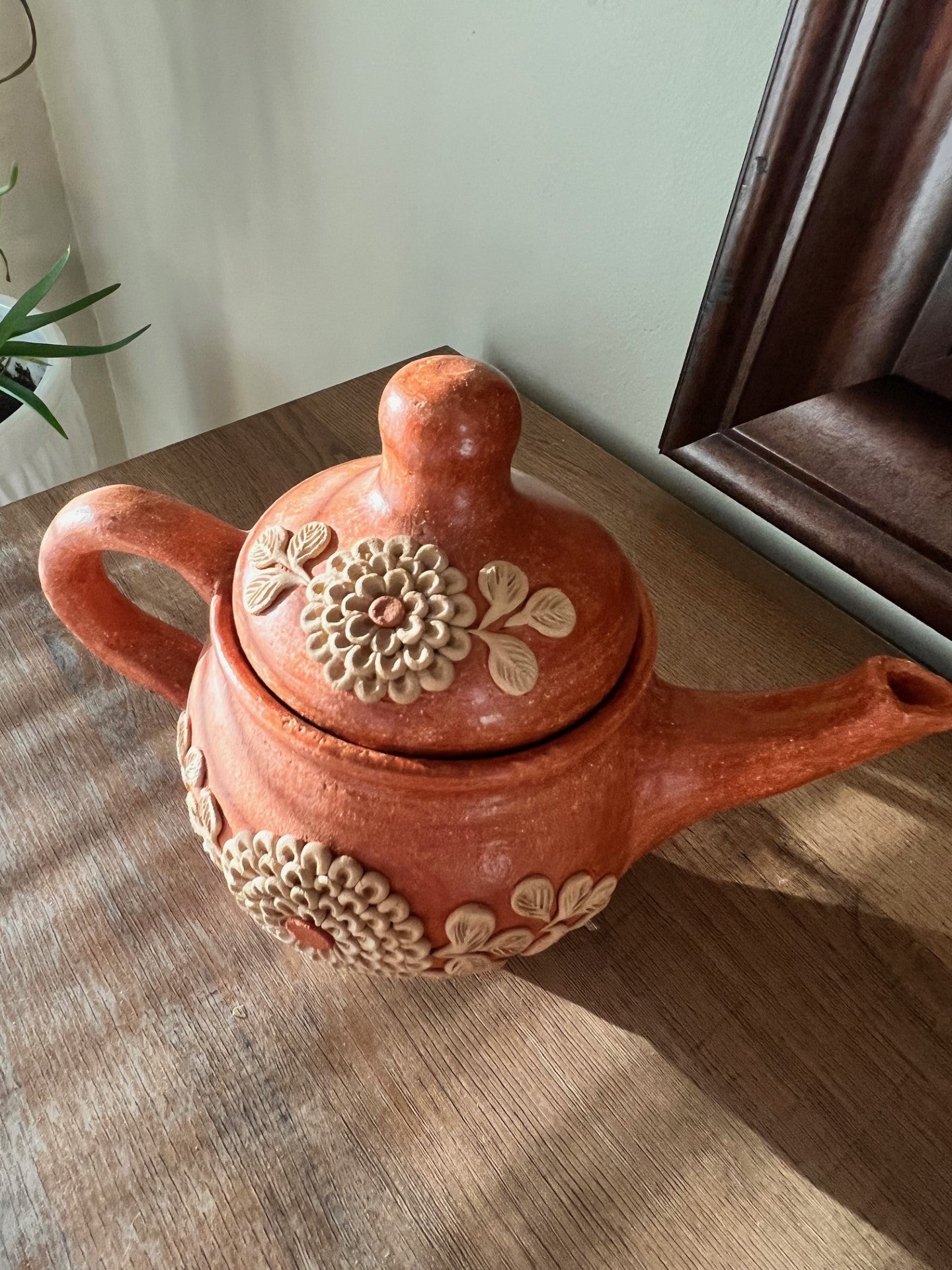 Barro Bordado Flower Tea Pot